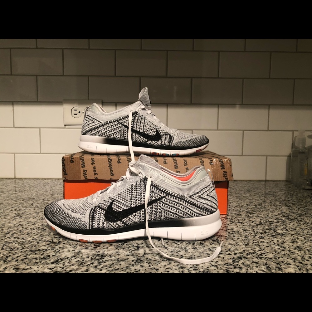 Nike Free 5.0 Flyknit - Women’s Black/Gray/White